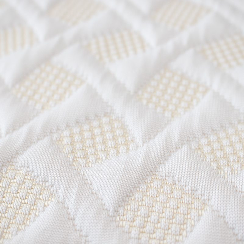Fabraic Pillow um Thoirchis Graphene