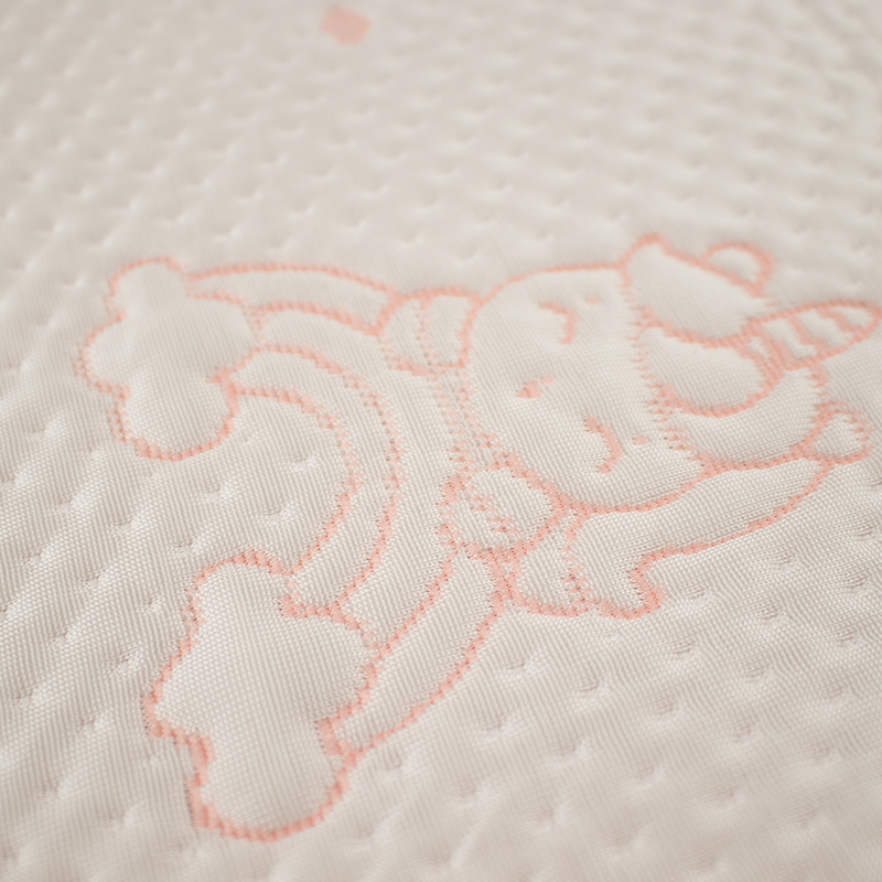 Fabraic Mat Fuarú Silk Oighear