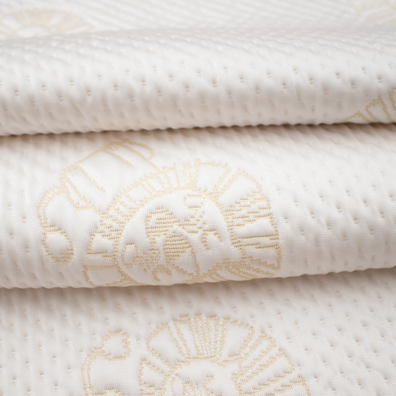 Fabraic Mat Fuarú Silk Oighear