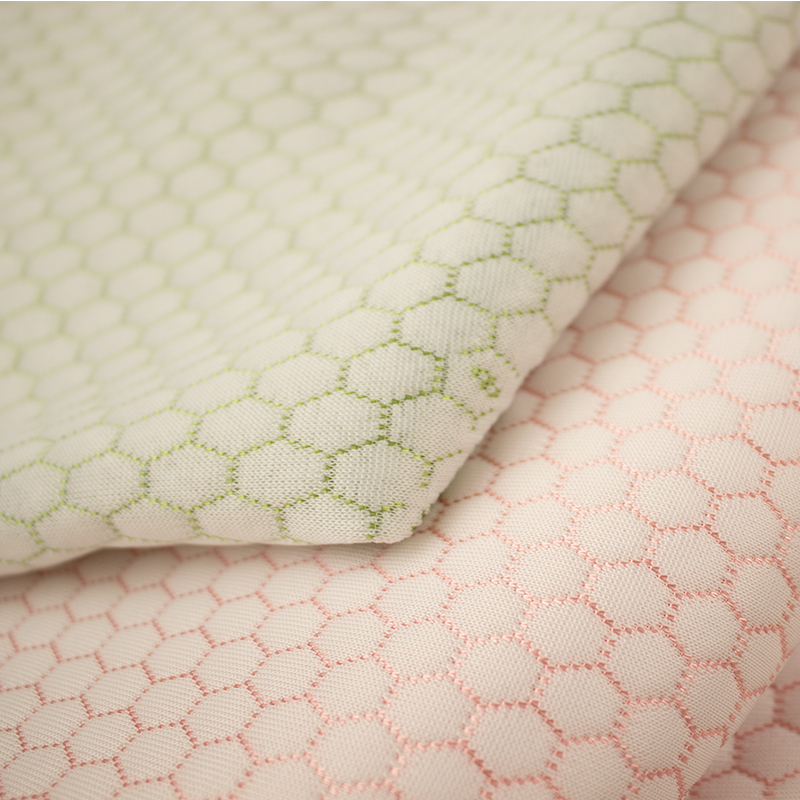 Fabraic Mat Fuarú Silk Oighear