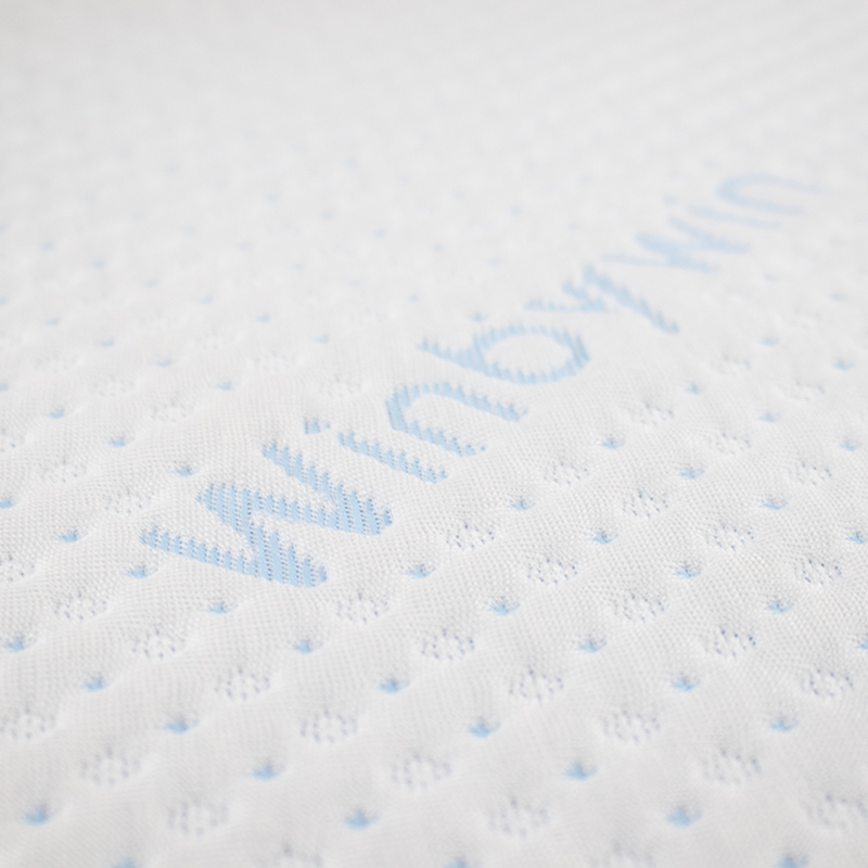 Fabraic Pillow um Thoirchis Graphene