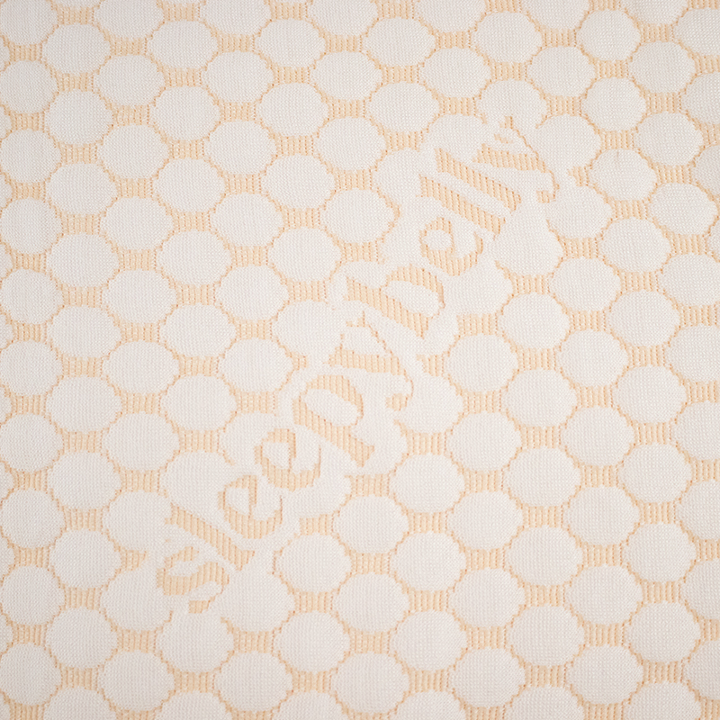 Fabraic Pillow um Thoirchis Graphene