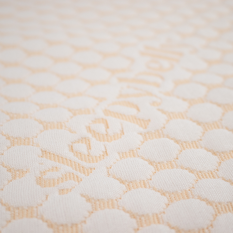 Fabraic Pillow um Thoirchis Graphene